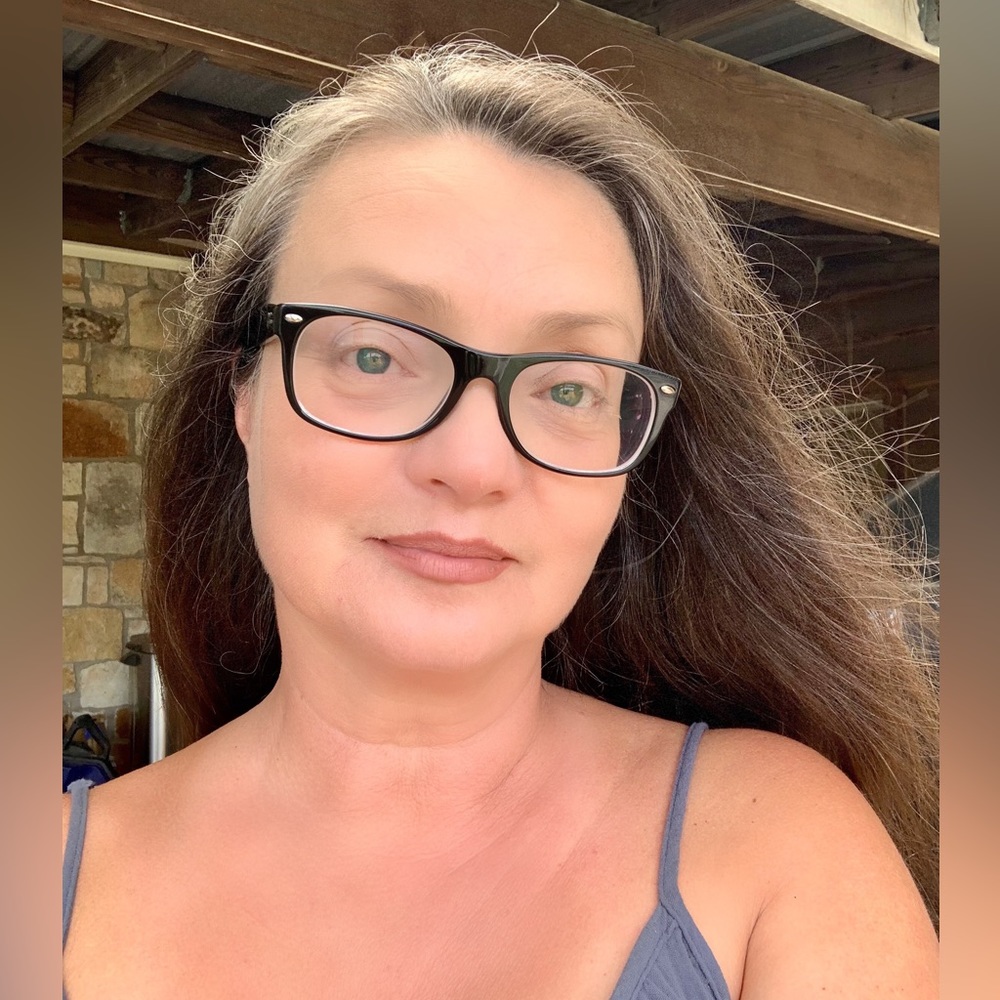 Meet your Posher, Gabriela